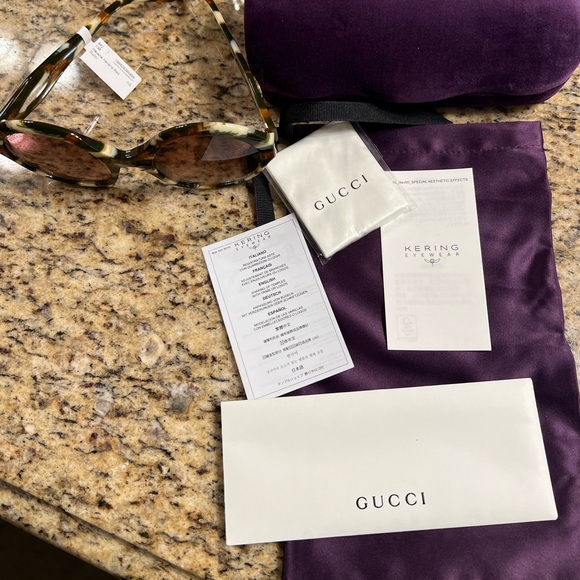 Gucci tortoise shell sunglasses